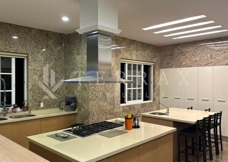 Mansión de lujo, en venta en Jardines del Pedregal, CDMX