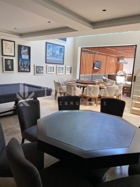 Mansión de lujo, en venta en Jardines del Pedregal, CDMX